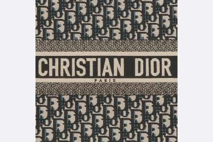 新作  DIOR BOOK TOTE バッグ ミディアム